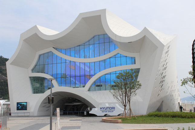 The exterior of the Hyundai Pavilion was designed to represent a stylized interpretation of its capital-H logo.