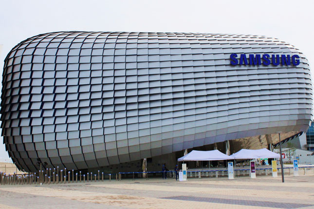 Nodding to the maritime theme of Expo 2012, the Samsung Pavilion's facade looks like a colossal orb of metallic fish scales. The structure is intended to resemble an oceanic ark that we can ride into the future.